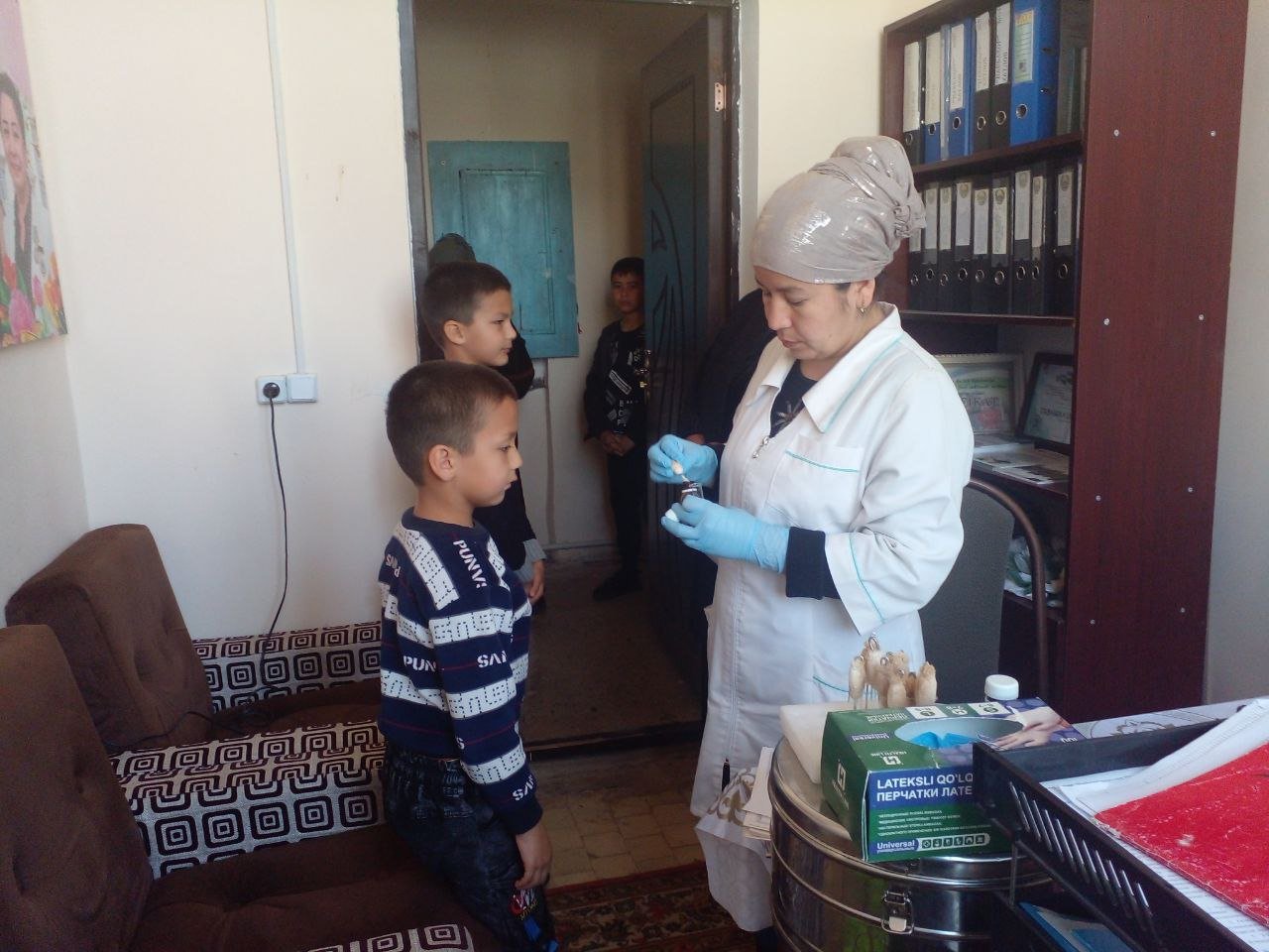 Navbahor mahallasida    Mahallabay ishlash tizimi Mahalla yiģini binosida   yiģilish  bayon òtkazildi.   Sanitariya holati òrganib chiqildi va kamchiliklarni bartaraf qilish bòyicha tavsiyalar berildi.  Tarqatma materiallari tarqatildi.t