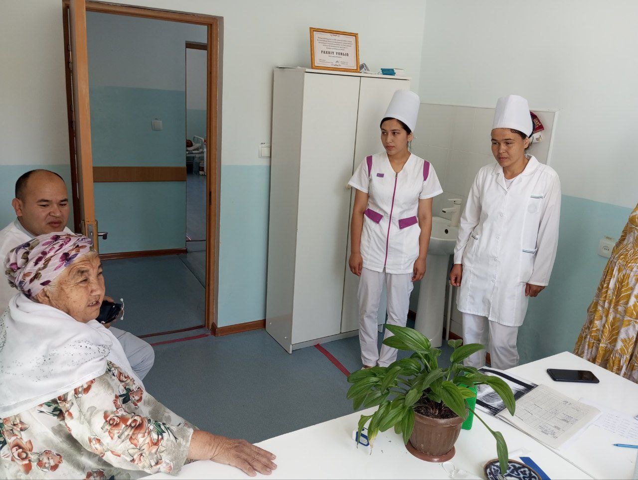 Tuproqqal'a tumani TTBga qarashli Yuqumli kasalliklar shifoxonasida    Kòkyòtal kasalligi va uning  kelib chiqishi, aholi orasida  orasida tarqalishini oldini olish choralari tòģrisida ishchilar orasida seminar òtkazildi.