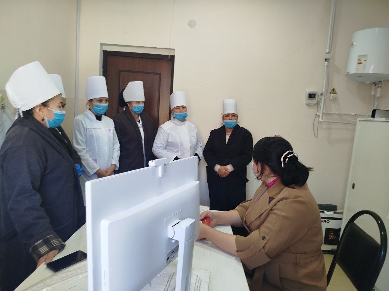 Kun tadbirlari . Tuproqqalʼa tumani Oxunboboyev mahallasidagi Oxunboboyev OSHPda Grip vaÕRI kasalligini oldini olish va mavsumga tayyorgarlik ishlari kõrish ishlari õrganildi.